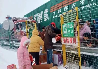 暖心同行 | 孝昌邹岗为高速滞留人员送温暖
