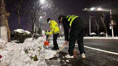 通宵奋战，清雪除冰！孝昌全力保障人民群众安全出行