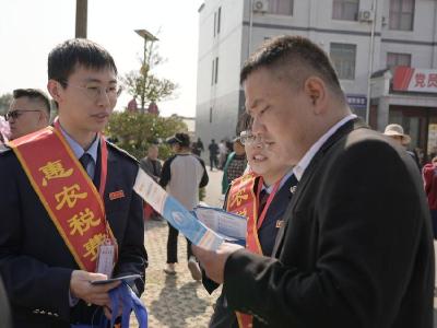 孝昌：十里桃花香满园 税惠春风暖乡村