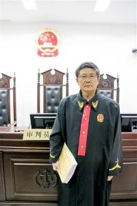 台阶上的一封信和一次搀扶