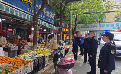 孝昌城管：整治集贸市场周边环境  让“菜篮子”更添“文明范”