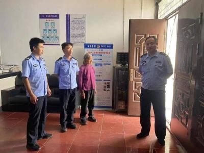 孝昌季店：“警”急助力  “照亮”七旬老人回家路