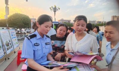 安全生产月 | 孝昌交警开展夏季交通安全主题宣传