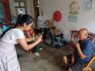 孝昌邹岗：优抚年检 暖心服务送进家门