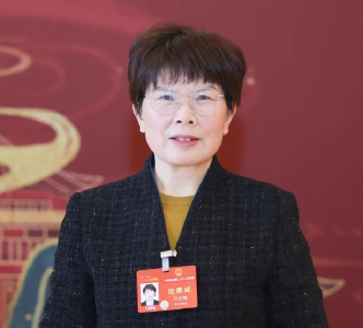 全国人大代表万红梅：推动强制报告制度落实落细 