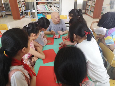 孝昌小河：讲好“开学第一课” 共筑民族团结情