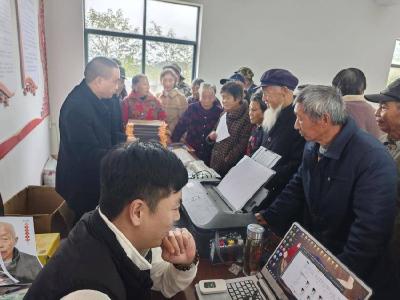 孝昌小悟：开展“岁月留影 时光有痕”老人拍照活动