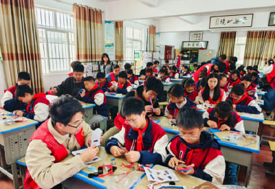 华中科技大学船舶与海洋工程学院到孝昌王店开展舰船科普活动