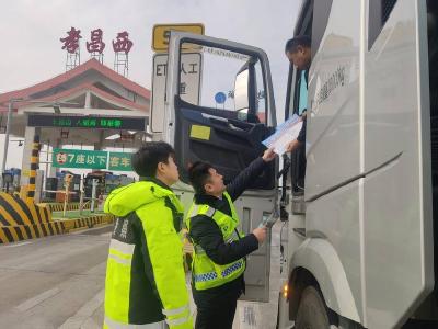 孝昌：严守公路“承重线” 联合治超保安畅