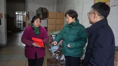 市法院领导胡泽英到孝昌开展新春慰问活动
