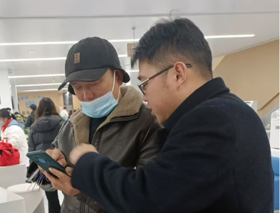 孝昌县政务服务中心：“现场教”暖心高效  “掌上办”省心方便