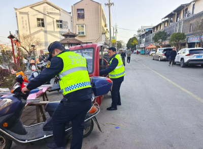 孝昌小河：全力做好春节前道路交通安全保畅工作  