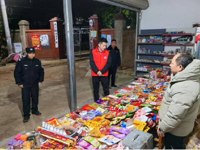 孝昌邹岗：多部门联合夜巡 筑牢夜间安全防线