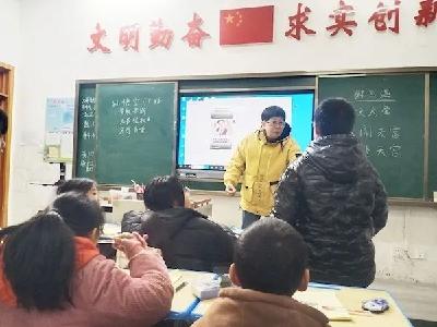 “能坚持就想再坚持！” 武汉七旬教授夫妻在孝昌默默支教7年