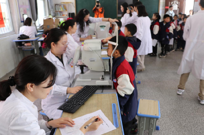 孝昌：携手健康公益 传承雷锋精神  