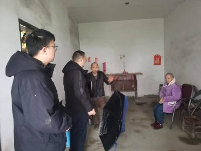 孝昌陡山：情暖寒潮 心系老人  
