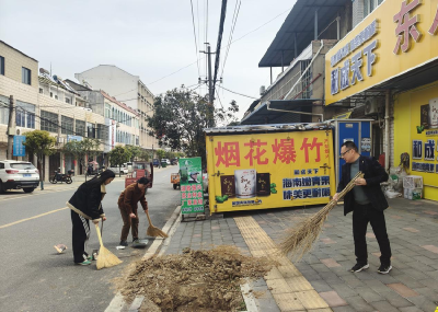 孝昌卫店：干群携手齐上阵 清明时节焕新颜