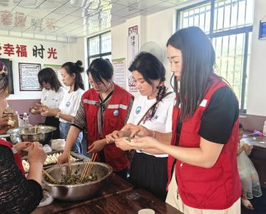 网络中国节·端午丨孝感孝昌：福利院老人畅享“舌尖上的端午”
