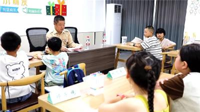 从猫耳洞到宣讲台：老兵周秀伦的“战火青春”与信仰传承