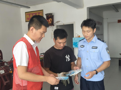 孝昌季店：交通宣防进商户 文明出行保平安 