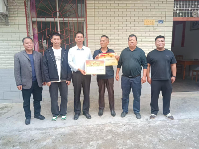 孝昌丰山：喜报登门送荣誉  关怀入户暖兵心