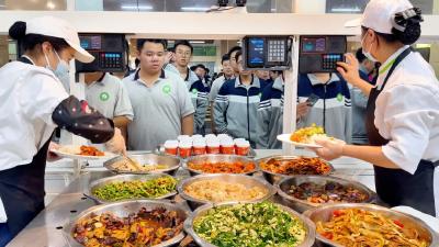 校园食堂飘出家味道！孝昌“妈妈食堂”暖胃更暖心