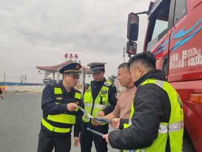 孝昌：警路企携手治超  共建平安畅通交通环境