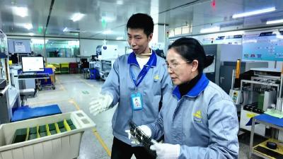 尹凤玲：科创领航筑实业 履职担当惠民生