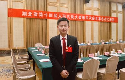 湖北省人大代表沈腾：新农人扎根乡土  绘就振兴新图景