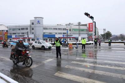 以雪为令！孝昌公安全力护航道路安全畅通