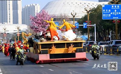 “马”住攻略！正月初三，来孝感看花车巡游