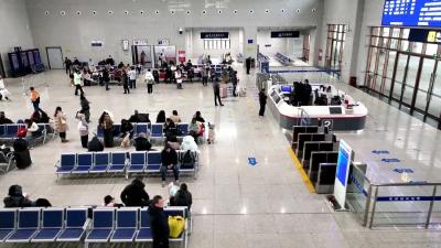 游子归途  花园火车站暖心守护