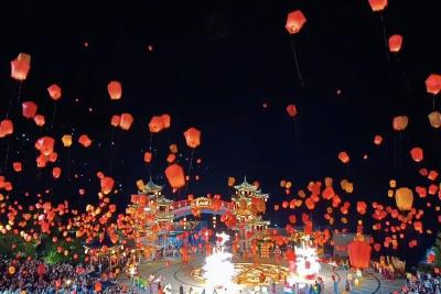 农夫子游园会打糍粑、抓兔子、迎财神，初一到十五年味不重样！ 