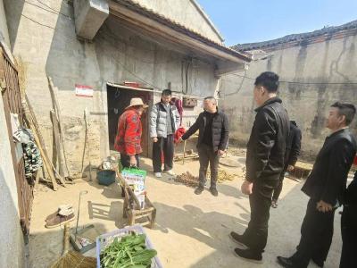 孝昌季店：节前送温暖 真情暖民心