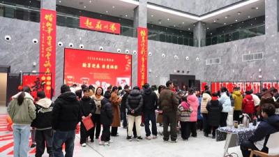 孝昌：写春联猜灯谜  童趣非遗暖新春 