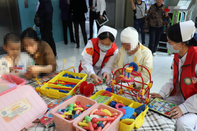 又一网红玩具出事！妈妈晒出监控画面：这就是个“隐形炸弹” 