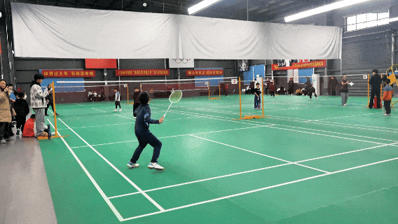 孝昌：羽球跃动闹元宵  少年竞逐展风采