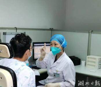 20岁小伙突然耳聋，因长期在健身房戴这种耳机，医生提醒：别超过60分钟