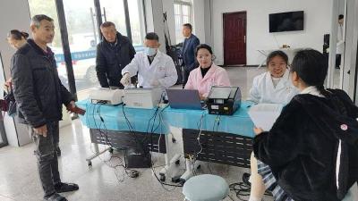 孝昌小悟：免费体检进社区 暖心服务零距离