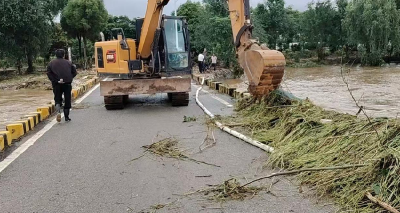 暴雨过后抢修忙 孝昌小河全力恢复道路畅通