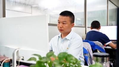 我的青春在工厂｜邓稳：深耕研发车间 匠心铸就88项专利科创荣光