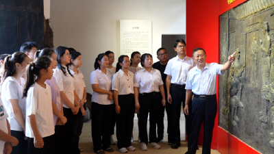 “老中青”共塑乡风文明新气象