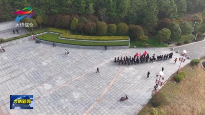 师生清明祭英烈 红色基因代代传