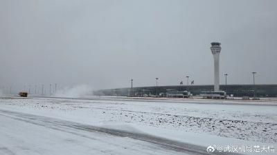 最新！因雨雪天气，天河机场关闭至上午11点