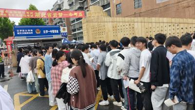 直击考场首日！云梦2900余名考生为梦想而战→