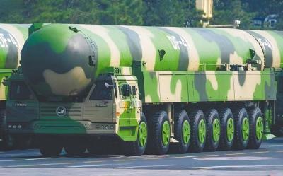 从血肉长城到钢铁长城 强国复兴路上的三道轨迹