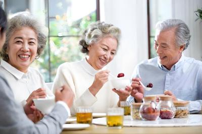 天气转寒，老年人该如何养生防病？