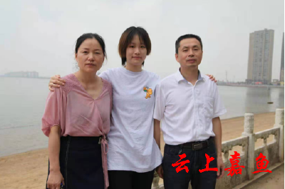 嘉鱼县文明家庭 |占应龙：执子之手，共守初心