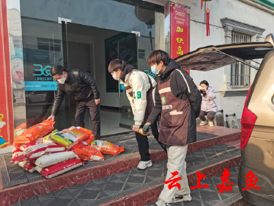 【新春走基层】县总工会开展元旦春节期间送温暖活动