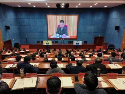 王永就贯彻落实全省全市加快建设全国构建新发展格局先行区会议精神强调：切实把握嘉鱼发展方向  狠抓项目成势见效 